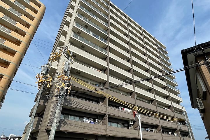 愛知県豊川市の分譲マンション大規模修繕後の南面外観