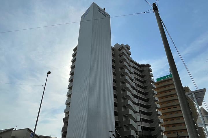 愛知県豊川市の分譲マンション大規模修繕後の北東面外観